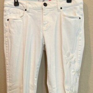 White Cabi Woodstock Embroidered Slim Boyfriend Jeans - Size 6